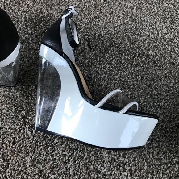 Gianni Bini Wedges - Picture 6 of 8